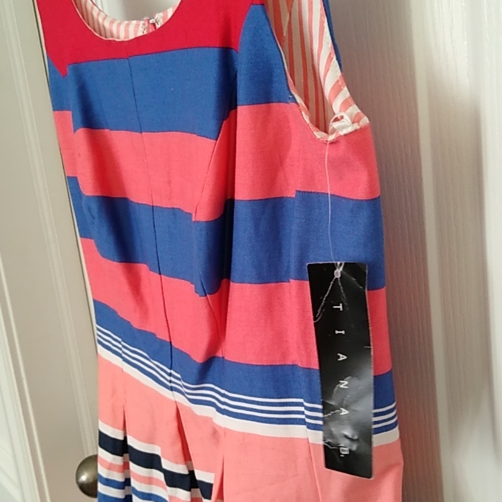 Dress 👗 - Picture 3 of 5